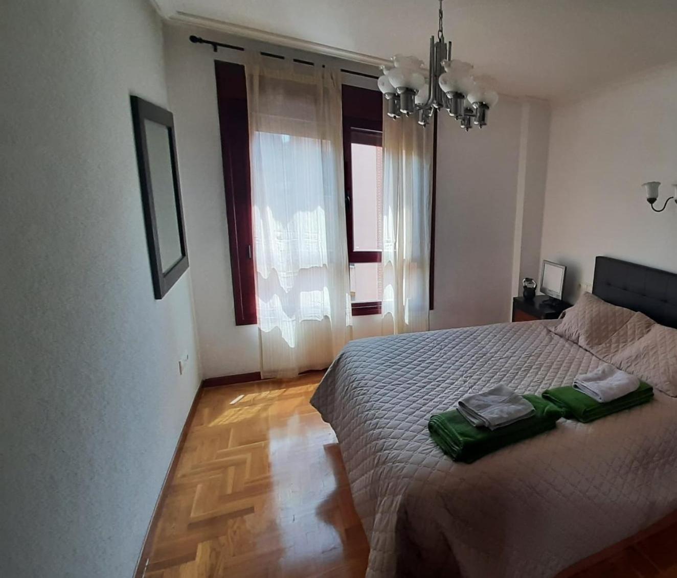 Sar Inn - Garaje Incluido Avilés Kültér fotó